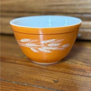 Pyrex Vintage Autumn Harvest Wheat Mixing Bowl Small Excellent Condition